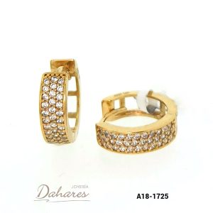 A18-1725 Aretes tipo huggies oro amarillo de 18 kilates con circones