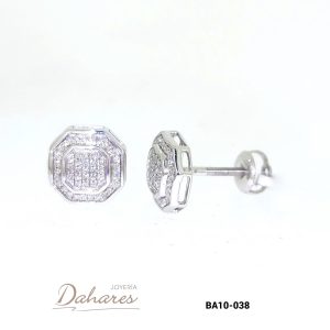 BA10-038 Arete tipo topito en oro blanco de 10 kilates con diamantes. Ancho 0.9 cm