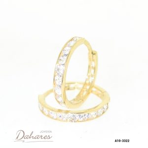 A10-3322 Aretes huggies en en oro amarillo de 10 kilates con circones. Diametro 1.7cm