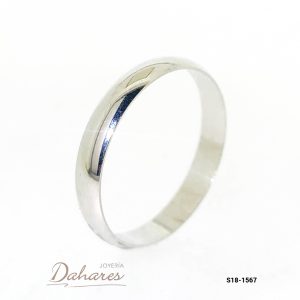 S18-1567 Banda de matrimonio en oro blanco de 18 kilates, ancho 4 mm. Talla 12.5