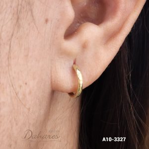 A10-3327 Aretes tipo huggies en oro amarillo de 10 kilates.  Diametro 1.2 CM