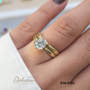 S10-4153 Dúo de matrimonio para dama en oro amarillo de 10 kilates con circones. Talla 7.5