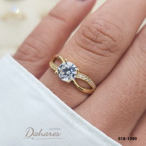 S18-1590 Anillo Solitario en oro amarillo de 18 kilates con circones. Talla 6