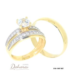 S18-1597 SET Trío de matrimonio en oro amarillo de 18 kilates con circones, banda caballero 4mm de ancho. Talla H10 M8