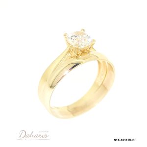 S18-1611 DUO Dúo de matrimonio para dama en oro amarillo de 18 kilates con circones, banda 3mm de ancho. Talla 6