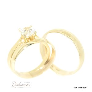 S18-1611 TRIO Trío de matrimonio en oro amarillo de 18 kilates con circones, banda dama 3mm y caballero 4 mm de ancho. Talla H10 M6