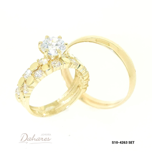 S10-4263 SET Trío de matrimonio en oro amarillo de 10 kilates con circones, banda caballero 4 mm de ancho. Talla H10 M6