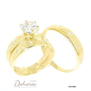 S10-4031 Trío de matrimonio en oro amarillo de 10 kilates con circones. H11 M7.5