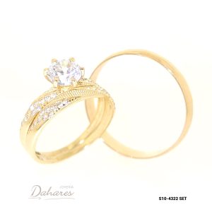 S10-4322 SET Trío de matrimonio en oro amarillo de 10 kilates con circones, banda caballero 4mm ancho. Talla H10 M7.5